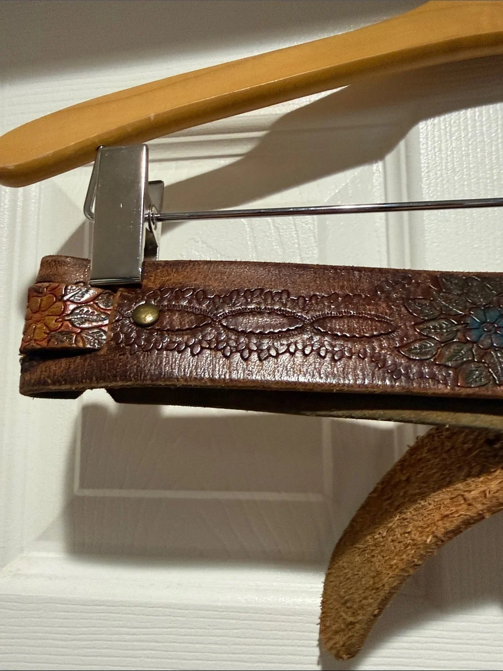 Gap-Women’s Vintage Floral Tooled Leather Belt in Brown